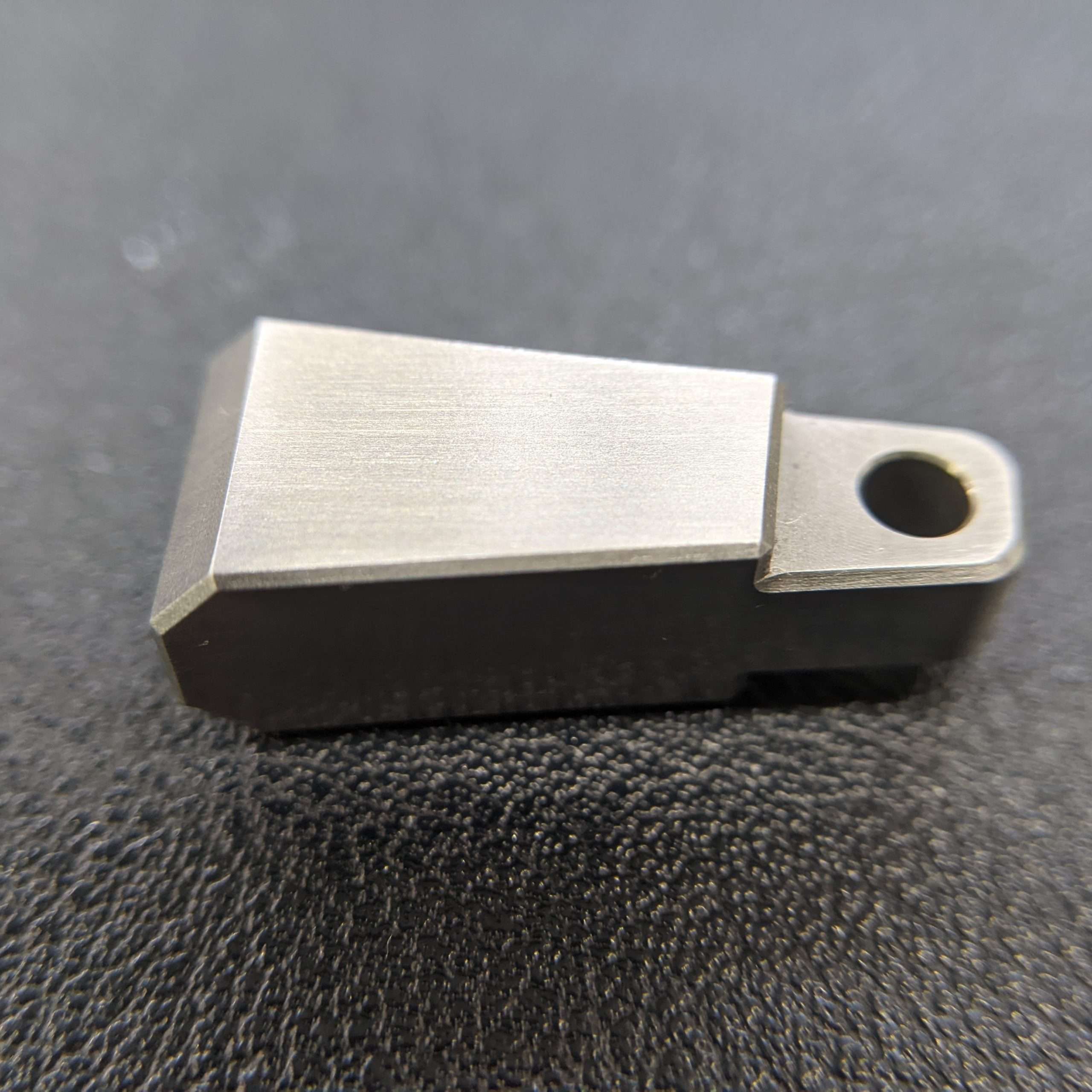 Ra0.8 part Ra0.8 part, material 90MnCrV8,15 times magnification